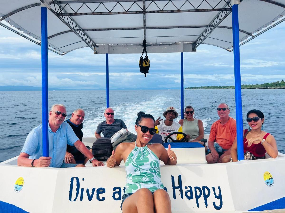 Cabilao Sunset Dive & Beach Resort Loon Екстериор снимка