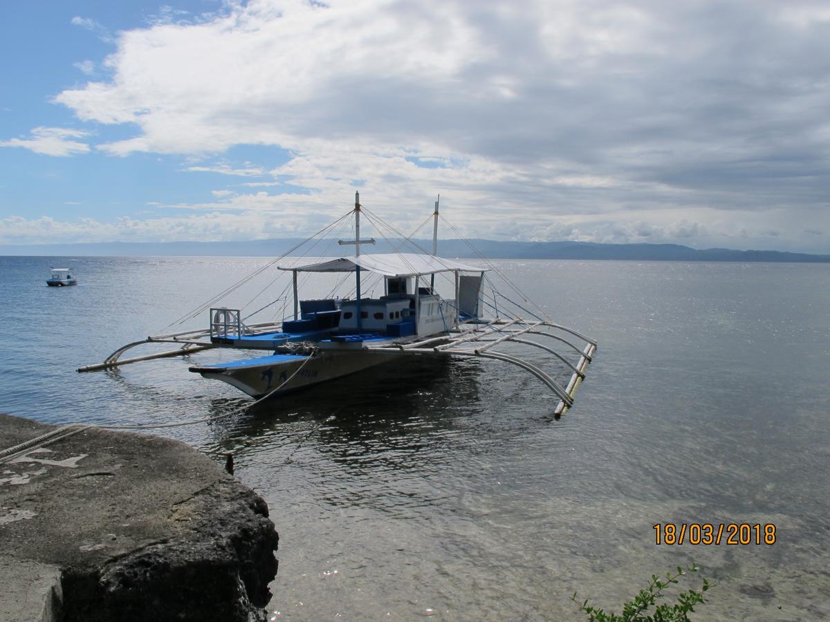 Cabilao Sunset Dive & Beach Resort Loon Екстериор снимка