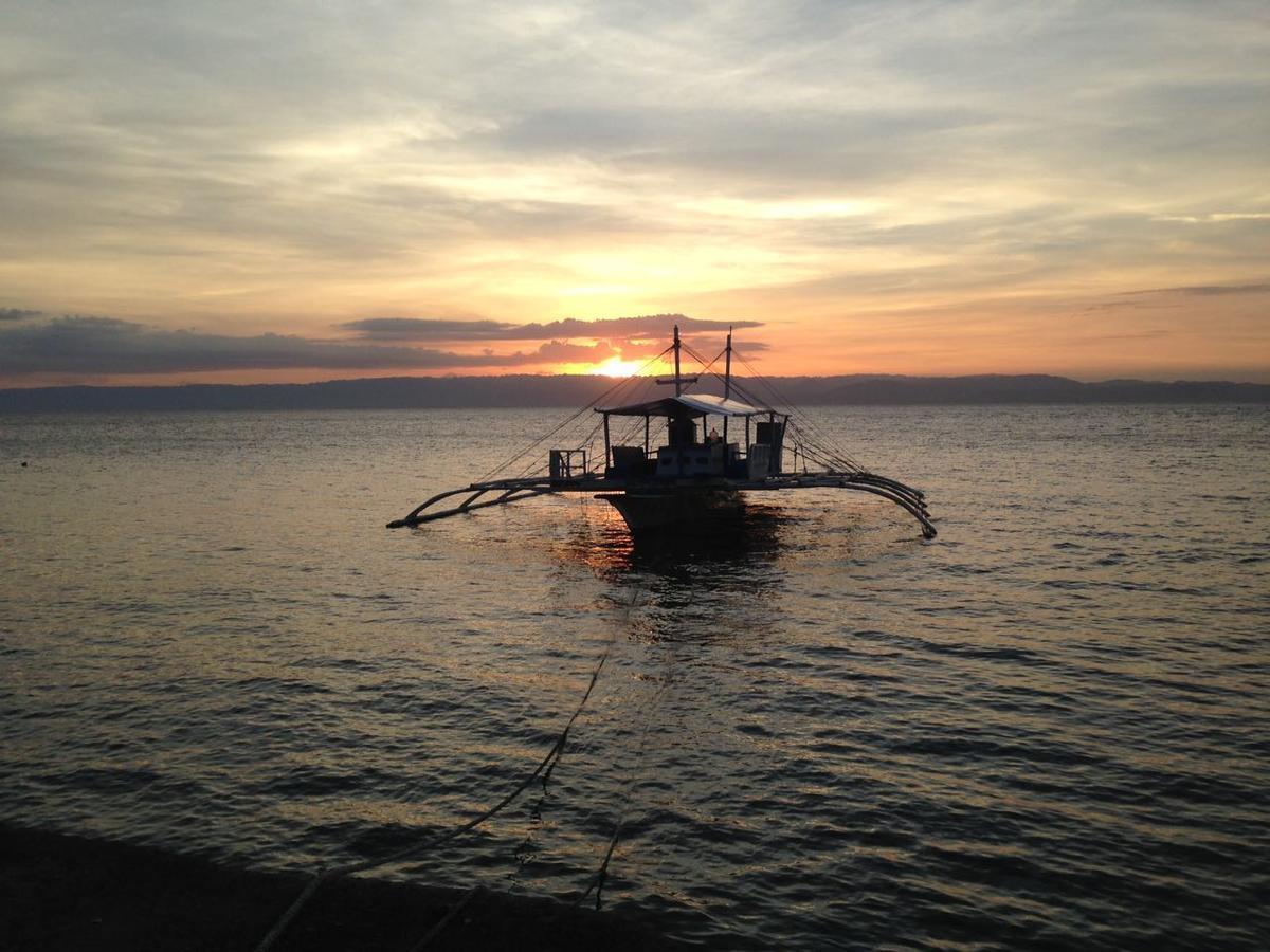 Cabilao Sunset Dive & Beach Resort Loon Екстериор снимка