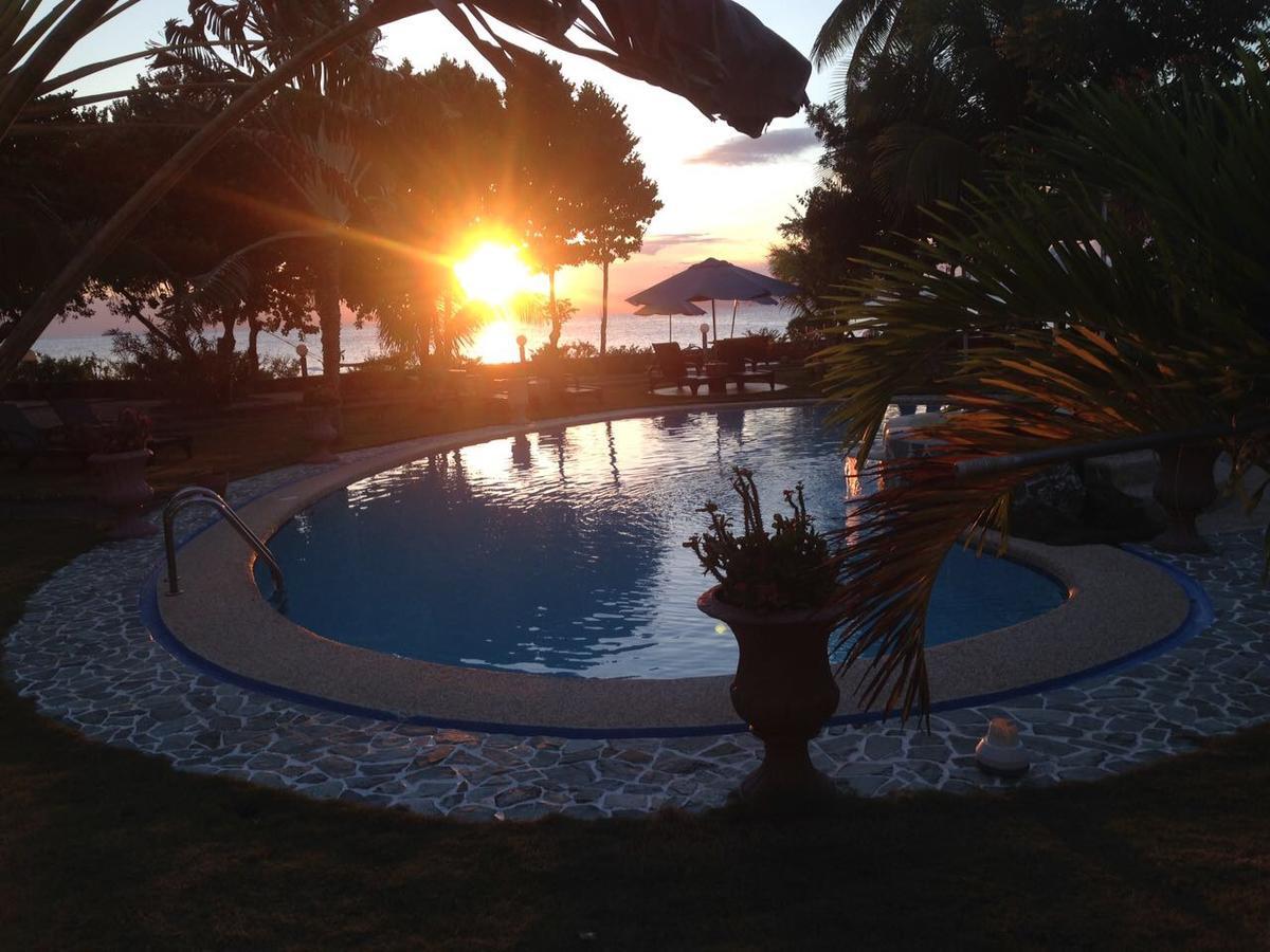 Cabilao Sunset Dive & Beach Resort Loon Екстериор снимка